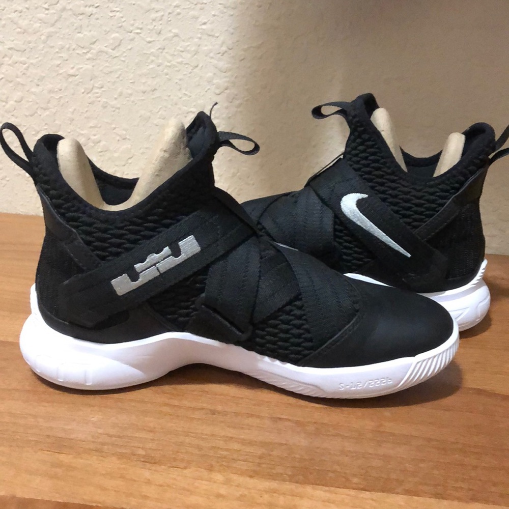 Nike LaBron Soldier XII Basketball shoes